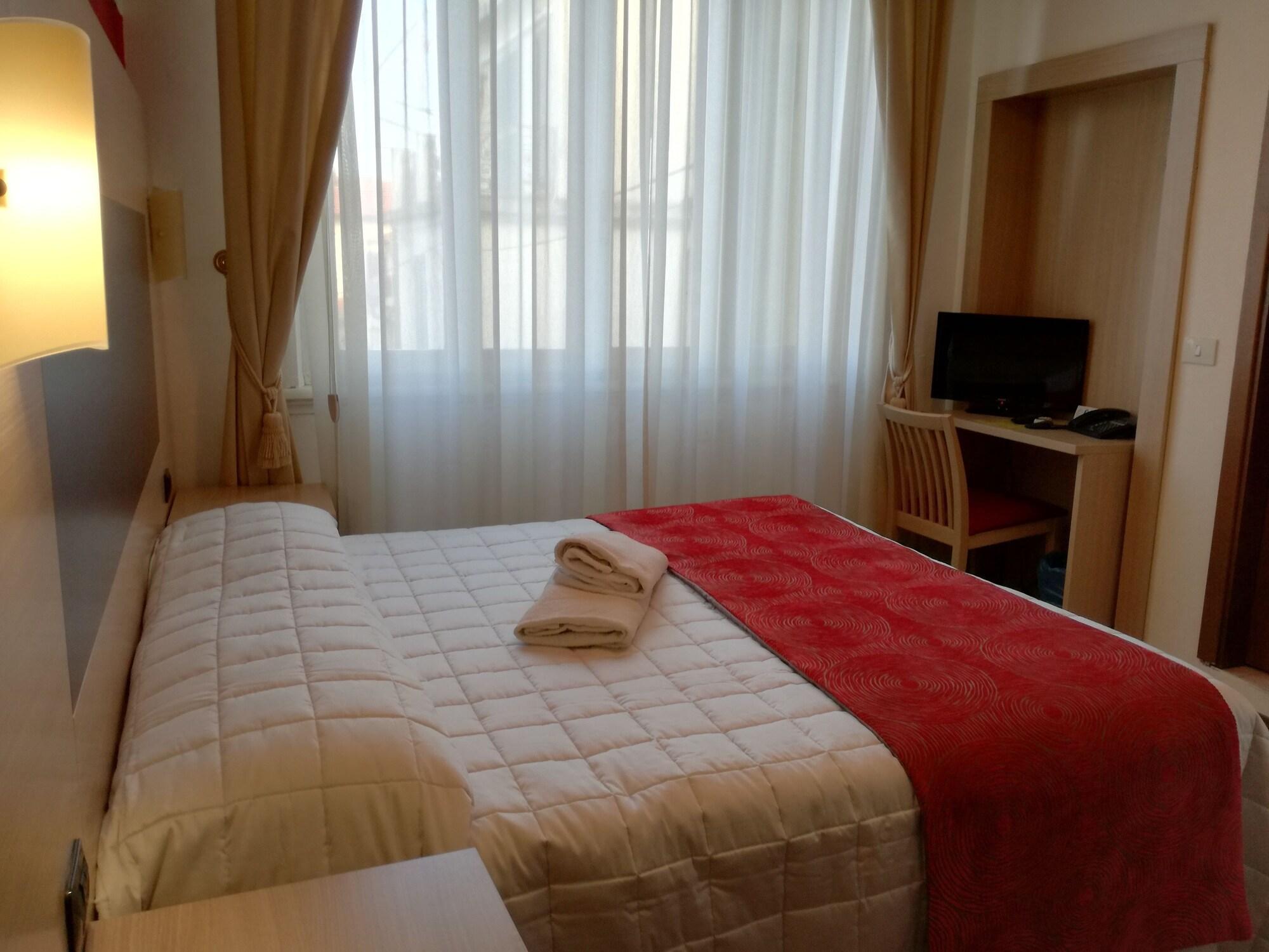 Hotel Playa Viareggio Exterior photo