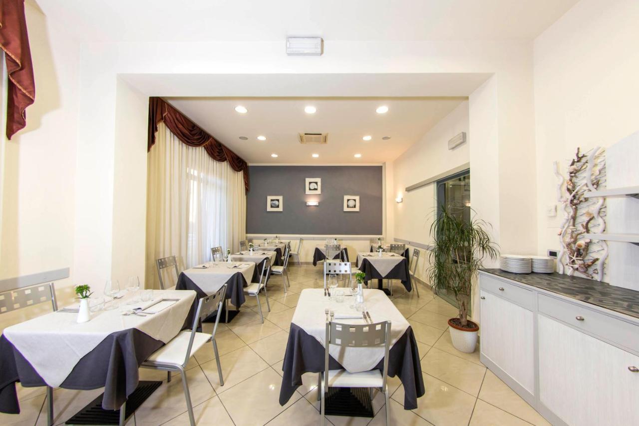 Hotel Playa Viareggio Exterior photo